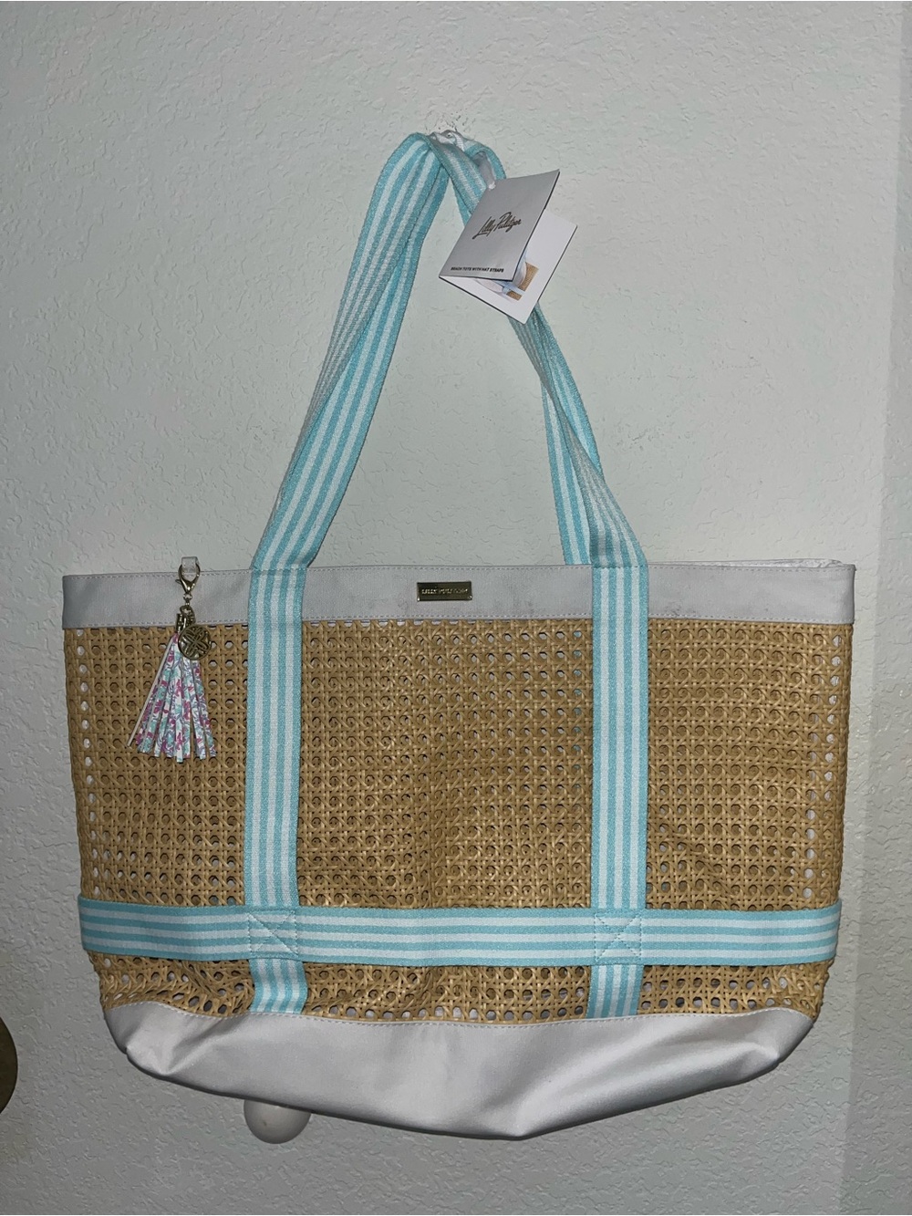 Lilly Pulitzer Beach Hat Tote in Aqua-“Beachside Haven”